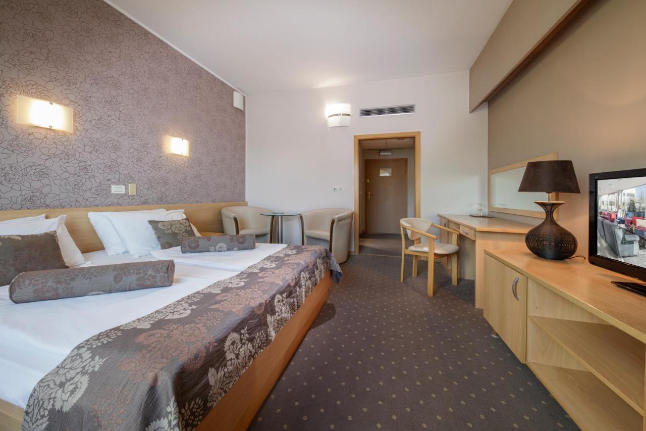 Hotel Zovko Zagreb Sesvete Eksteriør bilde