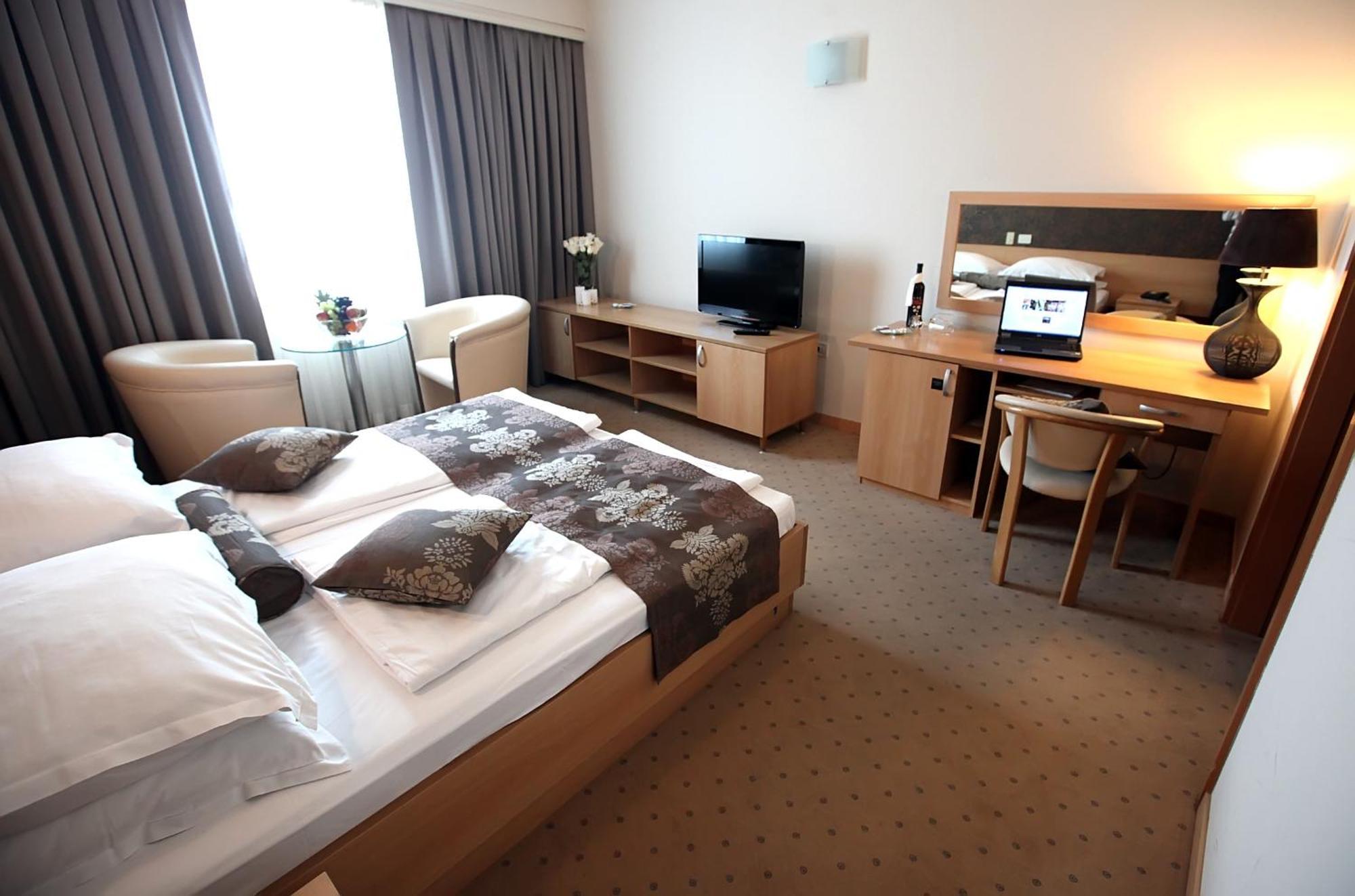 Hotel Zovko Zagreb Sesvete Eksteriør bilde