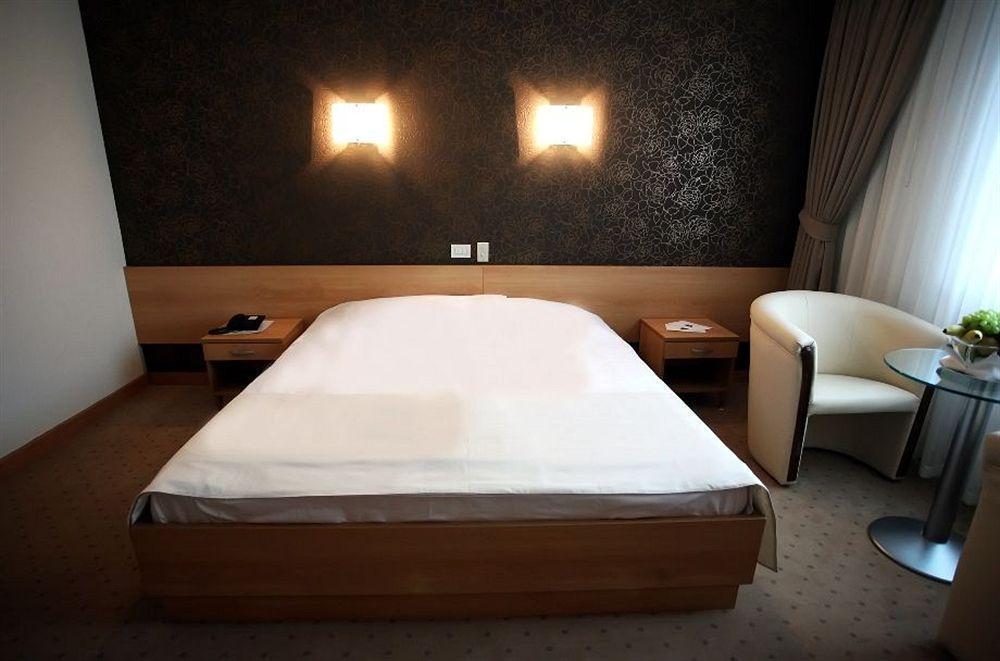 Hotel Zovko Zagreb Sesvete Eksteriør bilde
